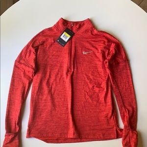 Nike Therma Women’s 1/2 Zip Running Top. Size S